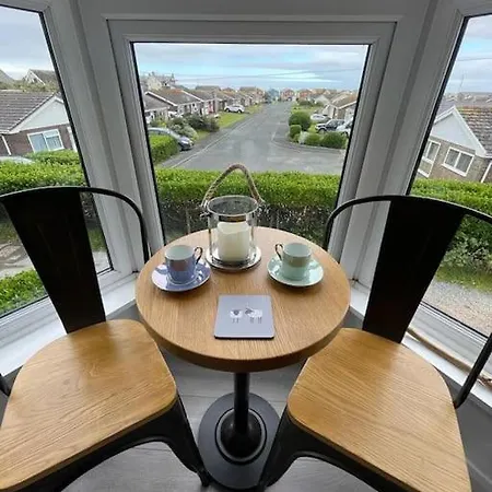 First Floor Apartment With Mountain Views Tywyn Exterior foto