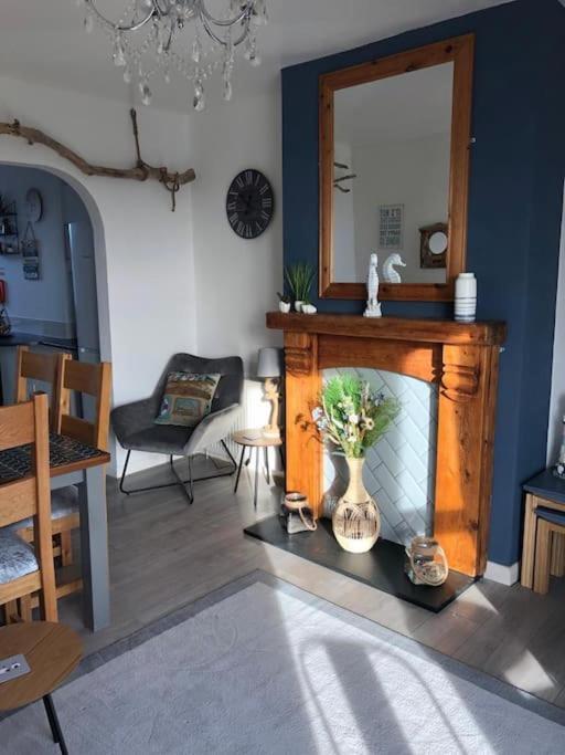 First Floor With Mountain Views